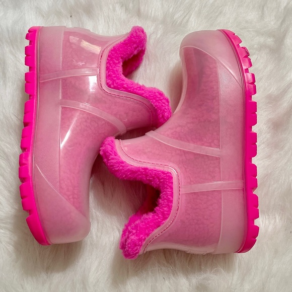 UGG Raincloud Boots in Taffy Pink - Picture 1 of 10